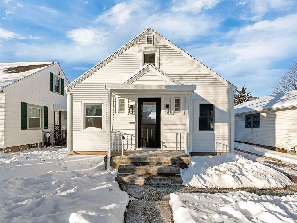 Photo of 538 Clayton Avenue, Fort Wayne, IN 46808 (MLS # 202602763)