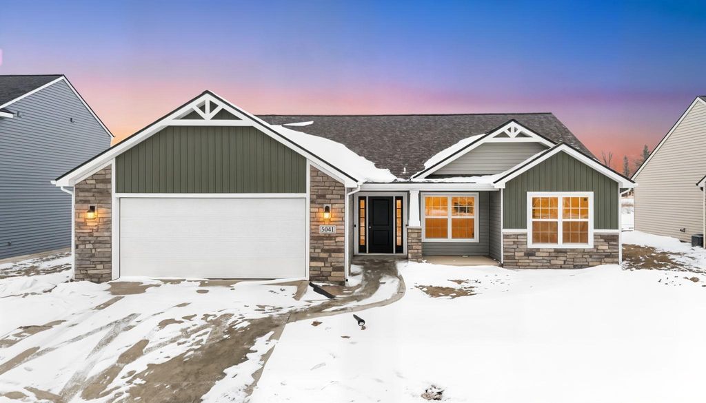 Photo of 5041 Whittlebury Drive, Fort Wayne, IN 46818 (MLS # 202537642)