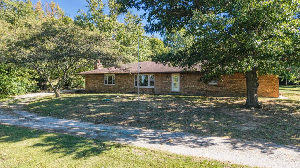 Photo of 1390 S Old State Road 65, Princeton, IN 47670 (MLS # 202643761)