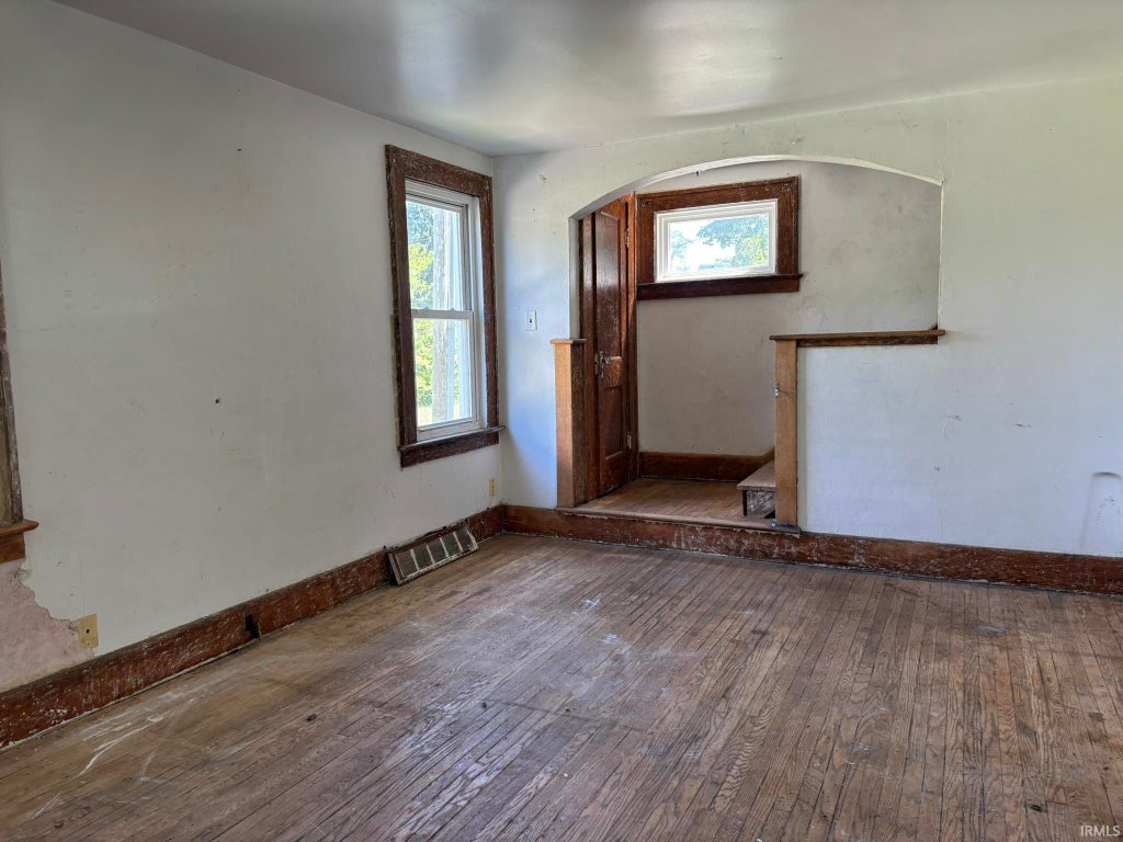 Photo of 3221 Euclid Avenue, Fort Wayne, IN 46806 (MLS # 202636988)