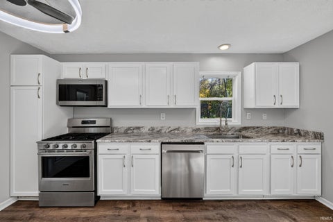 Tiny photo for 52776 Shellbark Avenue, South Bend, IN 46628 (MLS # 202643754)