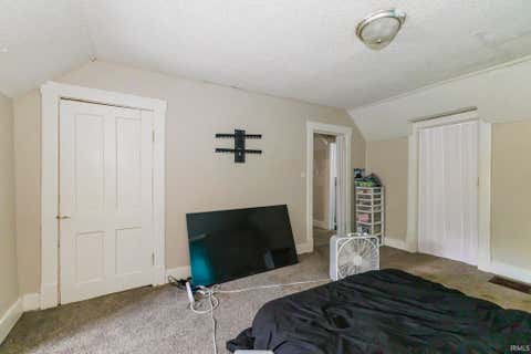 Tiny photo for 1112-1114 N Elm Street, Muncie, IN 47303 (MLS # 202635206)
