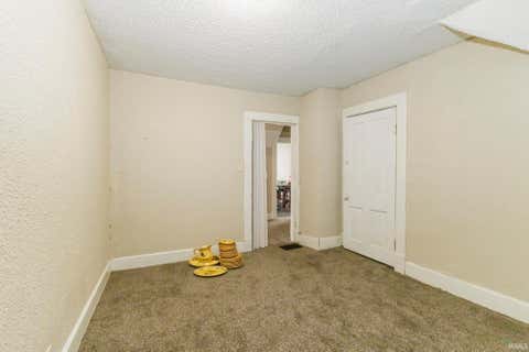 Tiny photo for 1112-1114 N Elm Street, Muncie, IN 47303 (MLS # 202635206)