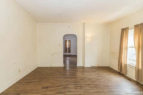 Tiny photo for 1112-1114 N Elm Street, Muncie, IN 47303 (MLS # 202635206)
