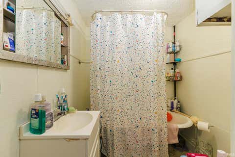 Tiny photo for 1112-1114 N Elm Street, Muncie, IN 47303 (MLS # 202635206)