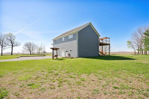 Tiny photo for 13032 S County Road 300 Road, Galveston, IN 46932 (MLS # 202615038)