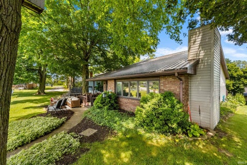 Tiny photo for 5521 N Fish Hatchery Road, Columbia City, IN 46725 (MLS # 202613687)