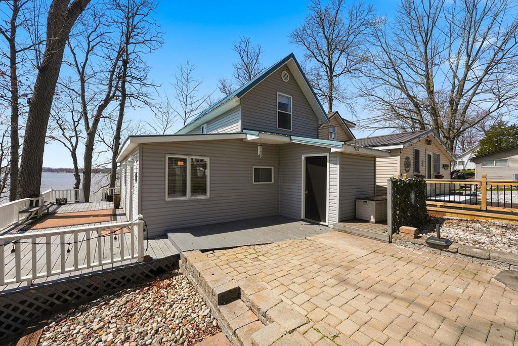 Photo of 780 Lane 120 Hamilton Lk Lk, Hamilton, IN 46742 (MLS # 202612115)