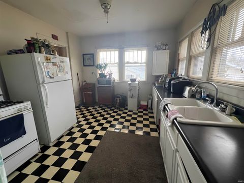 Tiny photo for 932 E Mulberry Street, Kokomo, IN 46901 (MLS # 202606377)