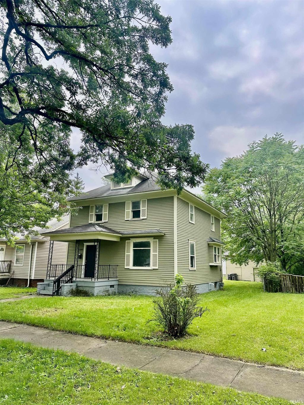 Photo of 2222 Drexel Avenue, Fort Wayne, IN 46806 (MLS # 202540626)