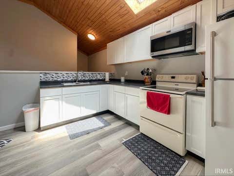 Tiny photo for 1012 CHIPPEWA Lane, Kokomo, IN 46902 (MLS # 202631404)
