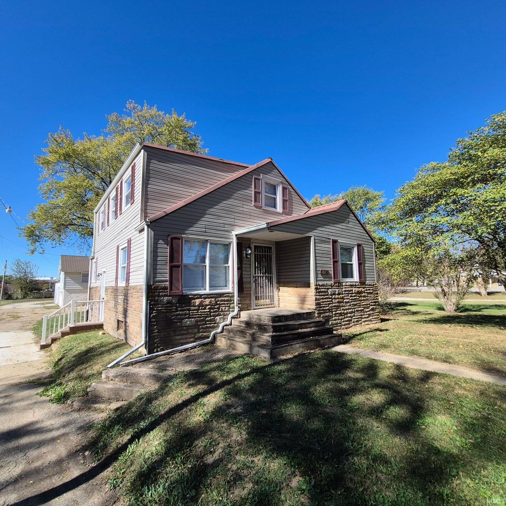 Photo of 3425 S Dayton Avenue, Muncie, IN 47302 (MLS # 202539010)