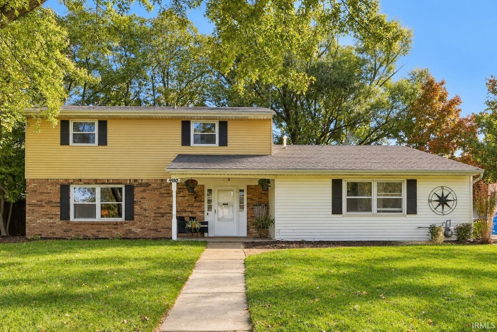 Photo of 4110 Thorton Drive, Fort Wayne, IN 46815 (MLS # 202643731)
