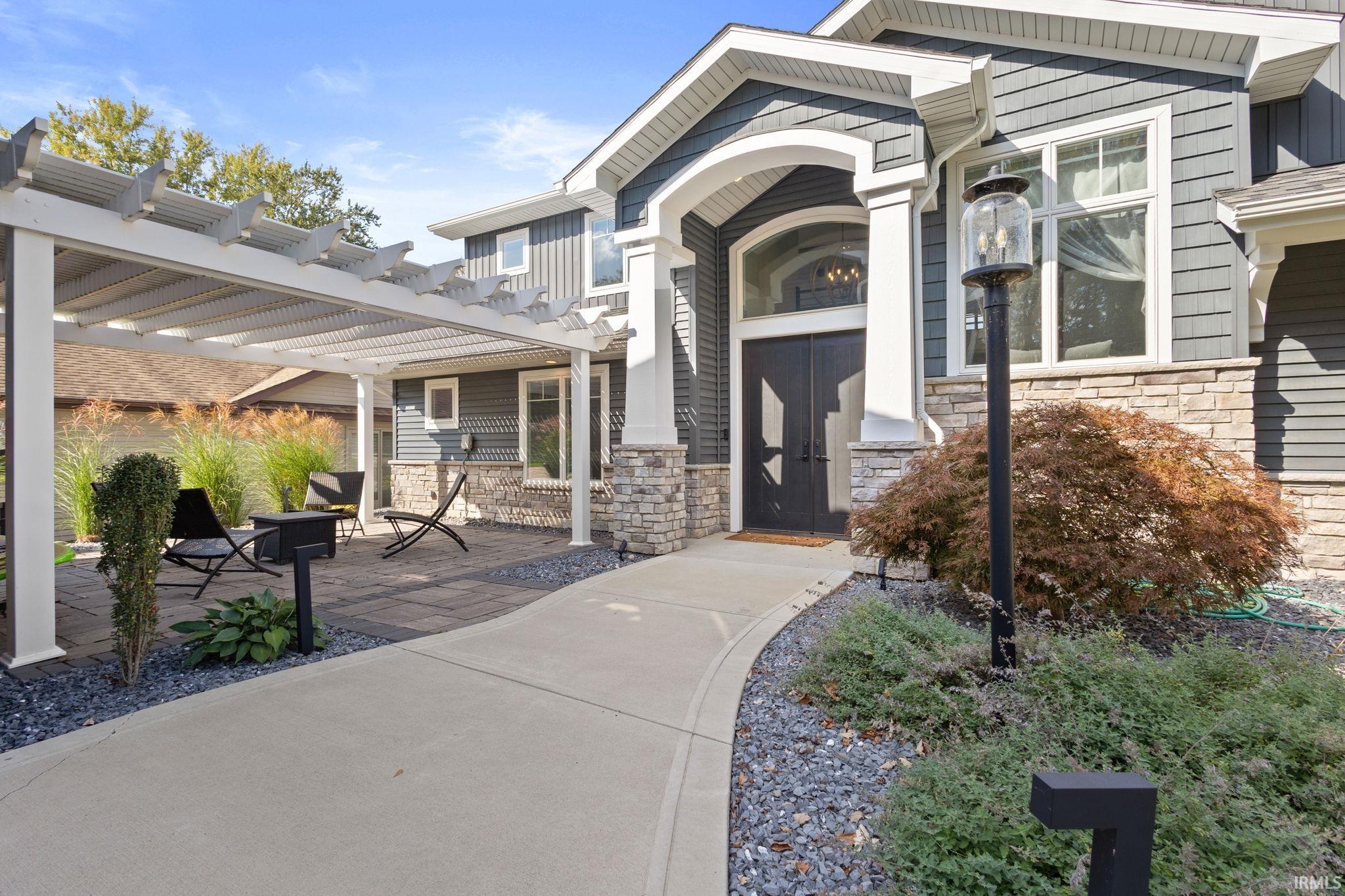 Wolcottville, Indiana 46795, United States, 6 Bedrooms Bedrooms, ,5 BathroomsBathrooms,Residential,Active,222171