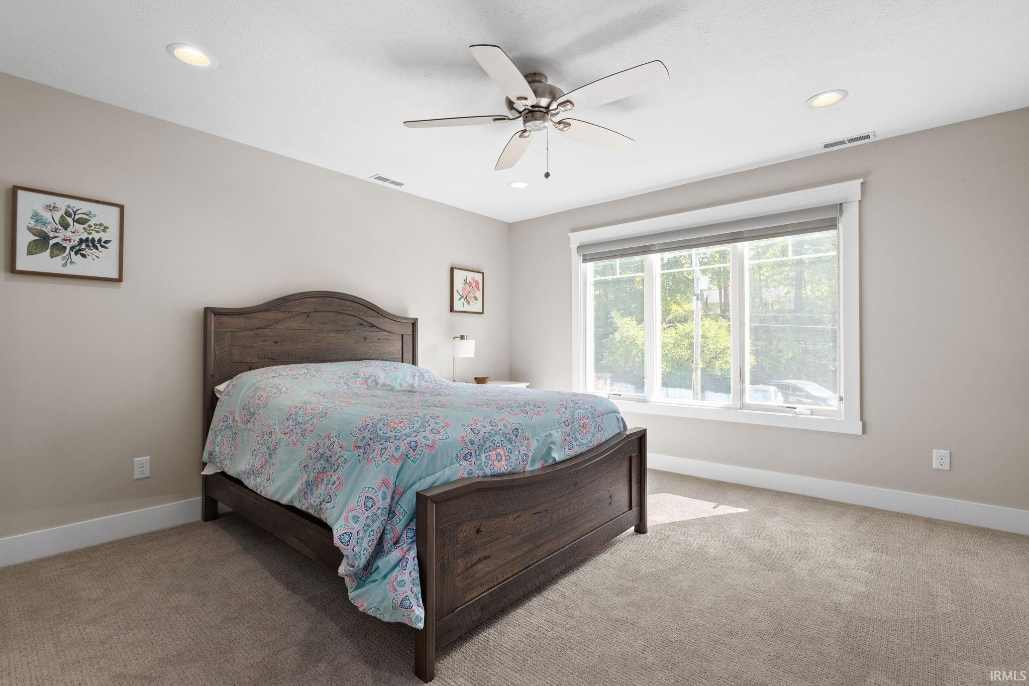 Wolcottville, Indiana 46795, United States, 6 Bedrooms Bedrooms, ,5 BathroomsBathrooms,Residential,Active,222171