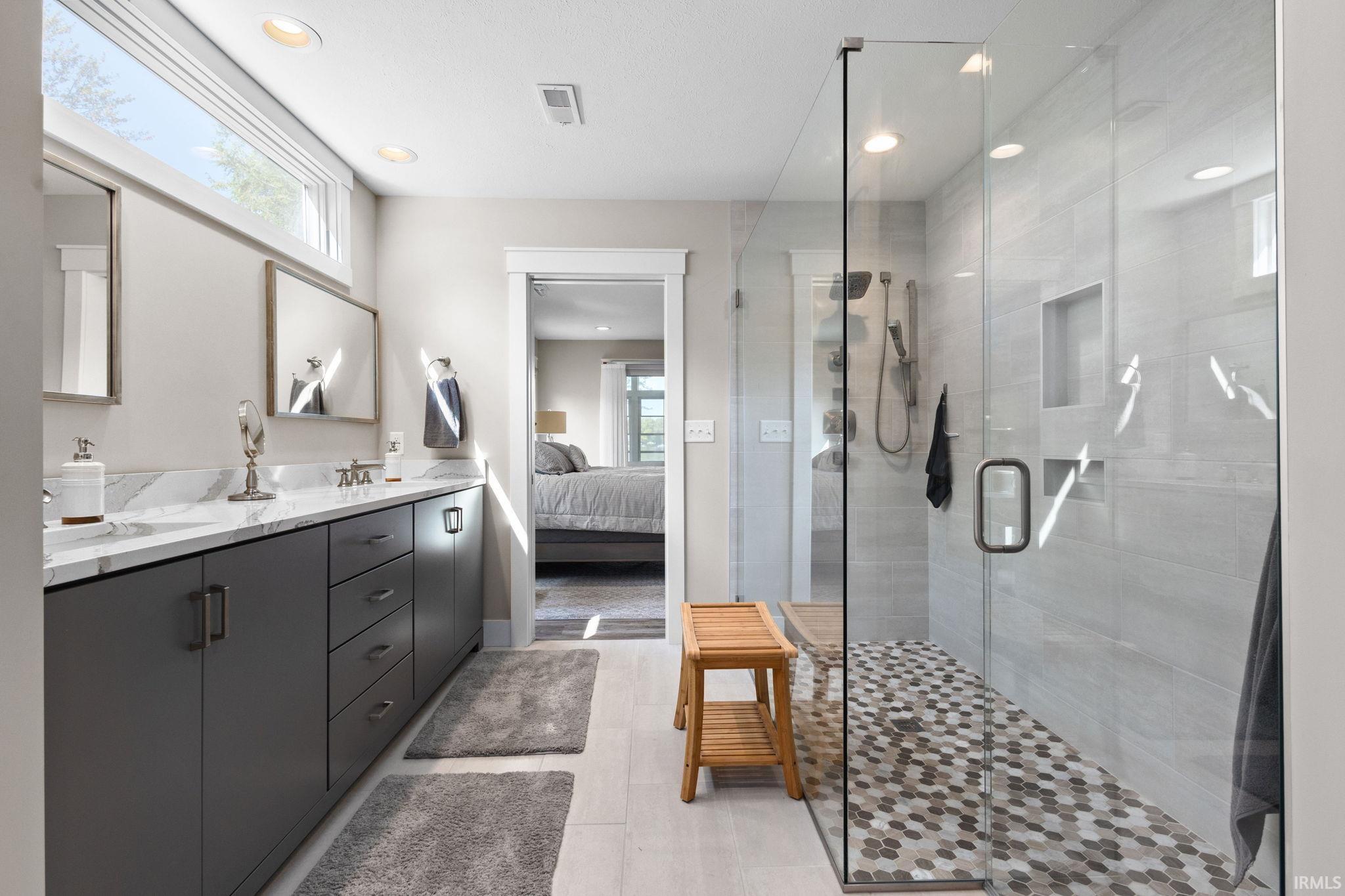 Wolcottville, Indiana 46795, United States, 6 Bedrooms Bedrooms, ,5 BathroomsBathrooms,Residential,Active,222171