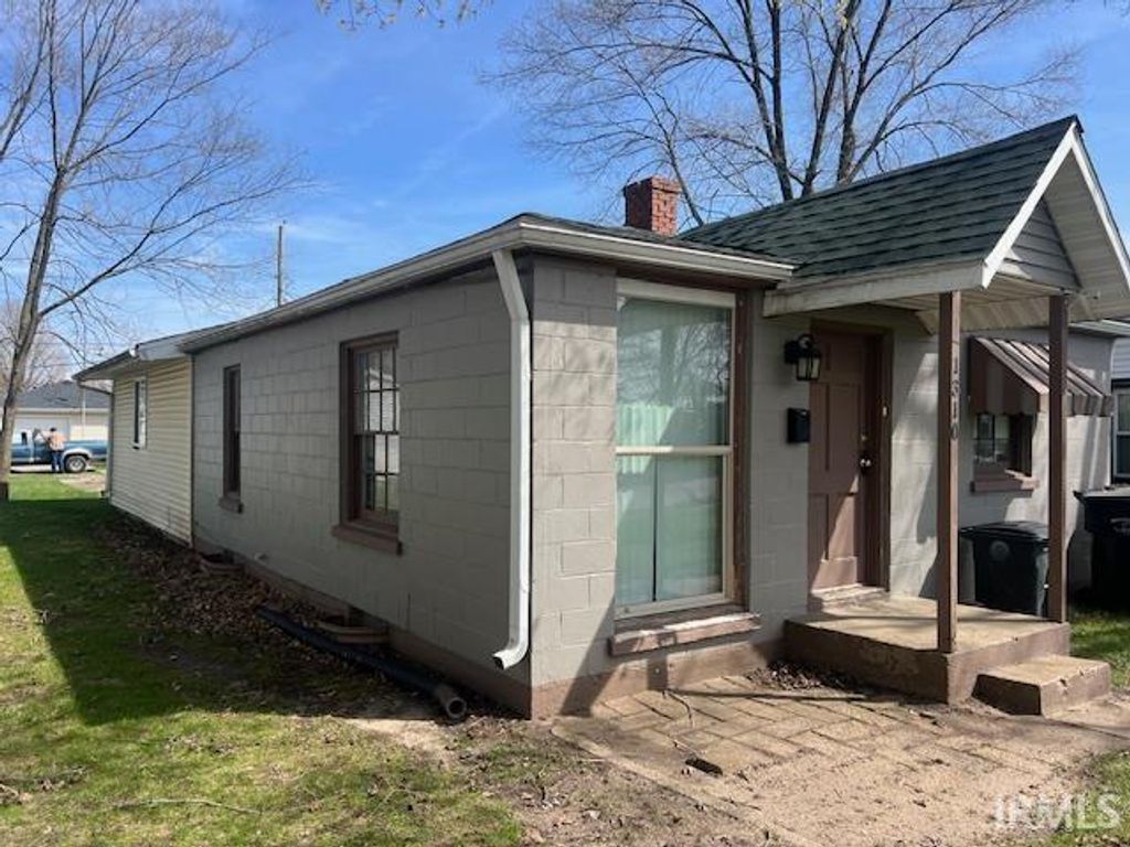 Photo of 1310 Goodland Avenue, South Bend, IN 46628 (MLS # 202612038)