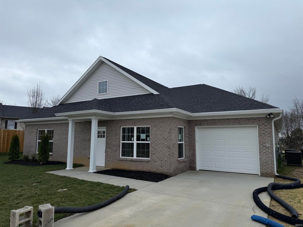 Photo of 6748 Solstice Lane, Evansville, IN 47715 (MLS # 202607135)