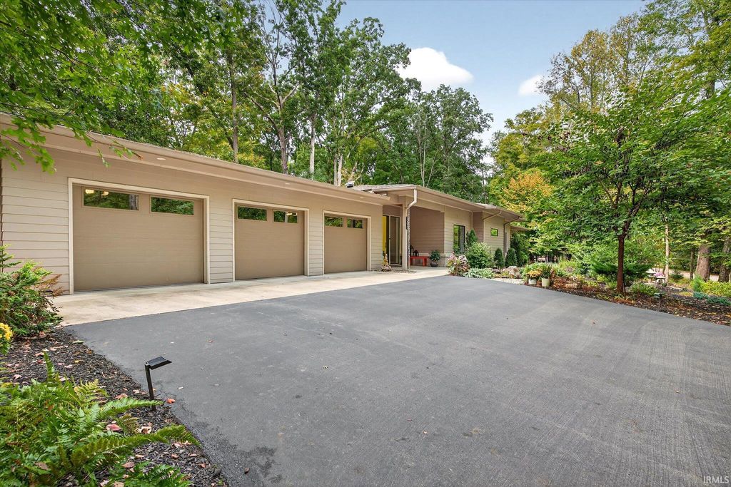 Photo of 7493 E Rush Ridge Road, Bloomington, IN 47401 (MLS # 202541205)