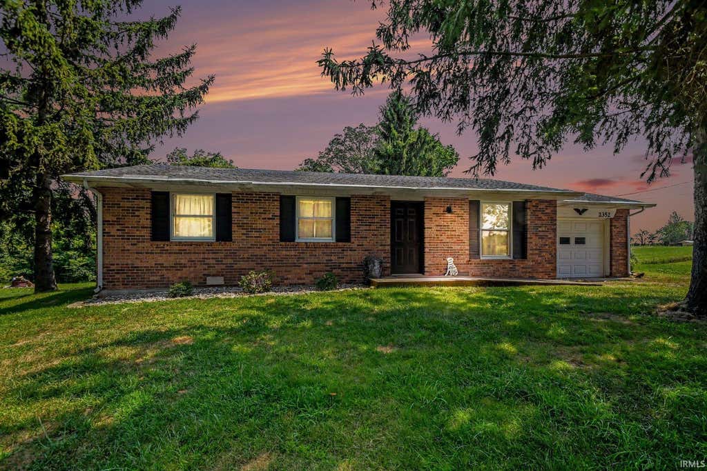 Photo of 2352 S 400 W Road, Warsaw, IN 46580 (MLS # 202632484)
