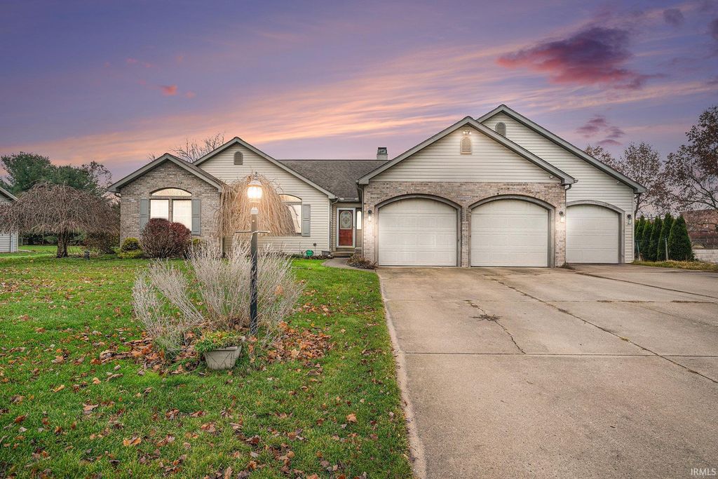 Photo of 58656 Baugo Xing Drive, Elkhart, IN 46517 (MLS # 202548415)