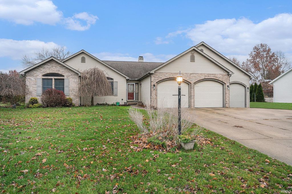 Photo of 58656 Baugo Xing Drive, Elkhart, IN 46517 (MLS # 202548415)