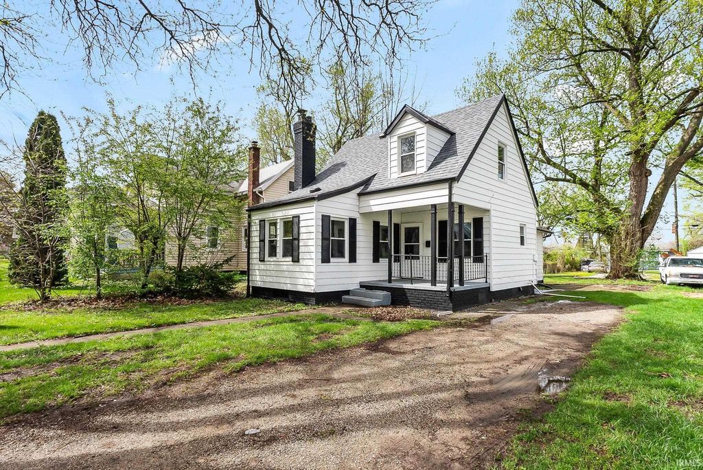 Photo of 4134 Warsaw Street, Fort Wayne, IN 46806 (MLS # 202613691)