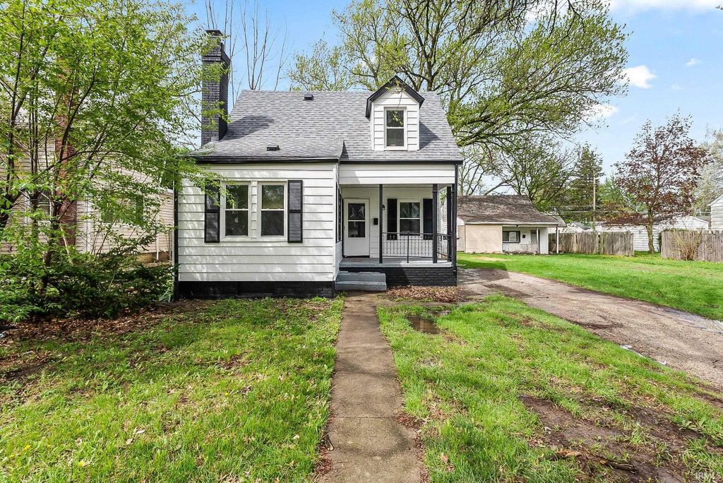 Photo of 4134 Warsaw Street, Fort Wayne, IN 46806 (MLS # 202613691)