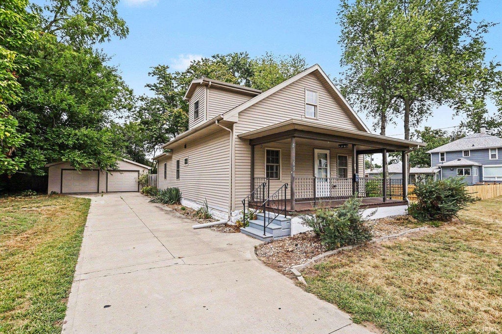 Photo of 1630 Grant Street, Elkhart, IN 46514 (MLS # 202638494)