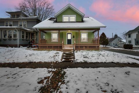 Photo of 3004 Hoagland Avenue, Fort Wayne, IN 46807 (MLS # 202545752)