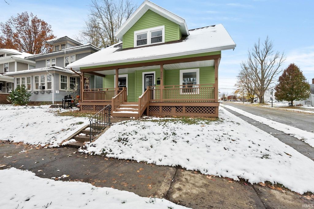 Photo of 3004 Hoagland Avenue, Fort Wayne, IN 46807 (MLS # 202545752)