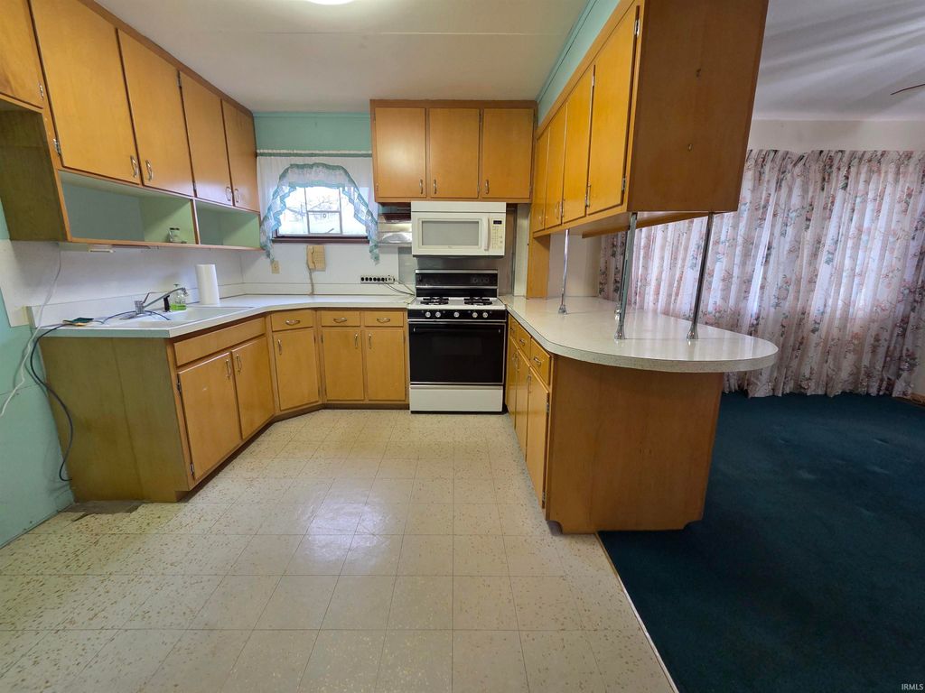 Photo of 906 Sunnyside Avenue, Ligonier, IN 46767 (MLS # 202608031)