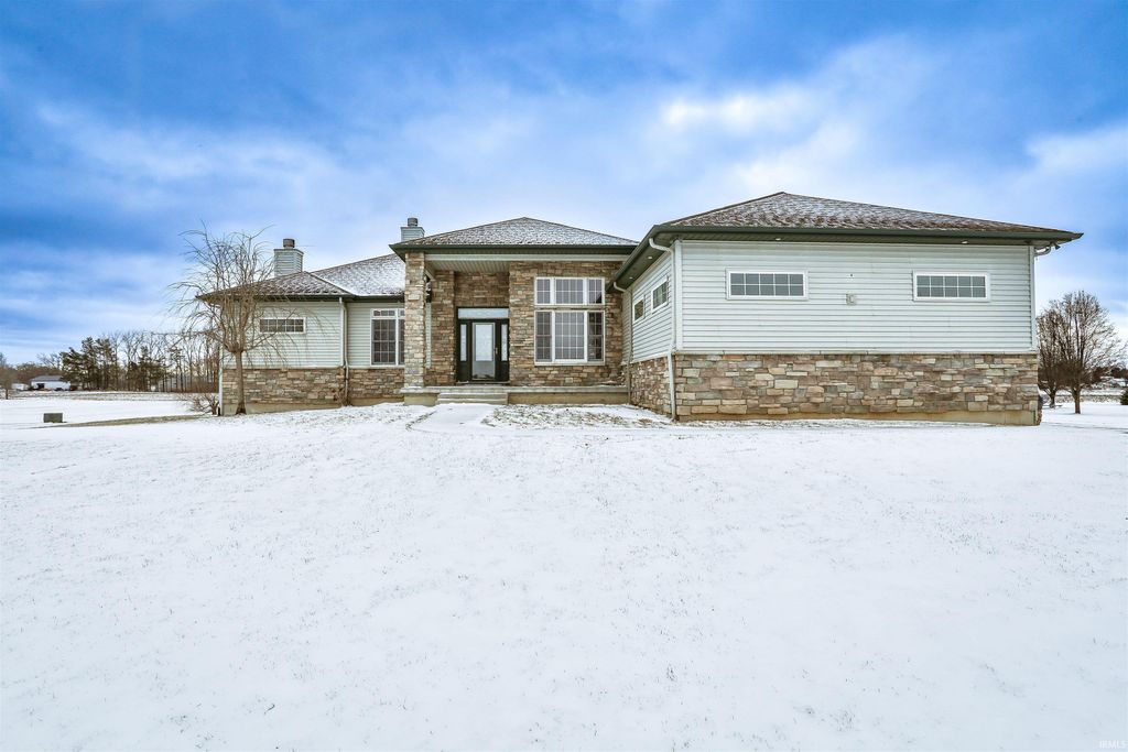 Photo of 6279 E 450 N, Leesburg, IN 46538 (MLS # 202602546)