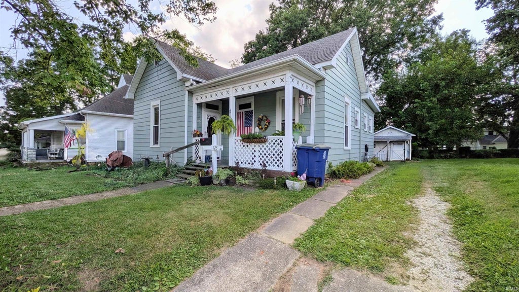 Photo of 225 S Gibson Street, Princeton, IN 47670 (MLS # 202633029)