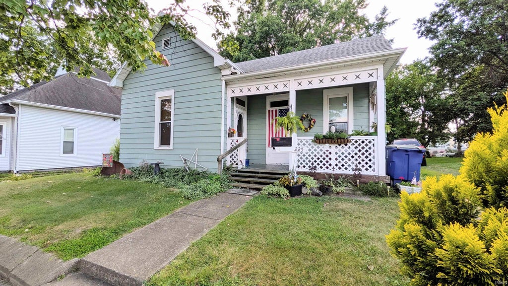 Photo of 225 S Gibson Street, Princeton, IN 47670 (MLS # 202633029)