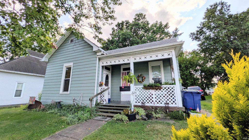 Photo of 225 S Gibson Street, Princeton, IN 47670 (MLS # 202633029)