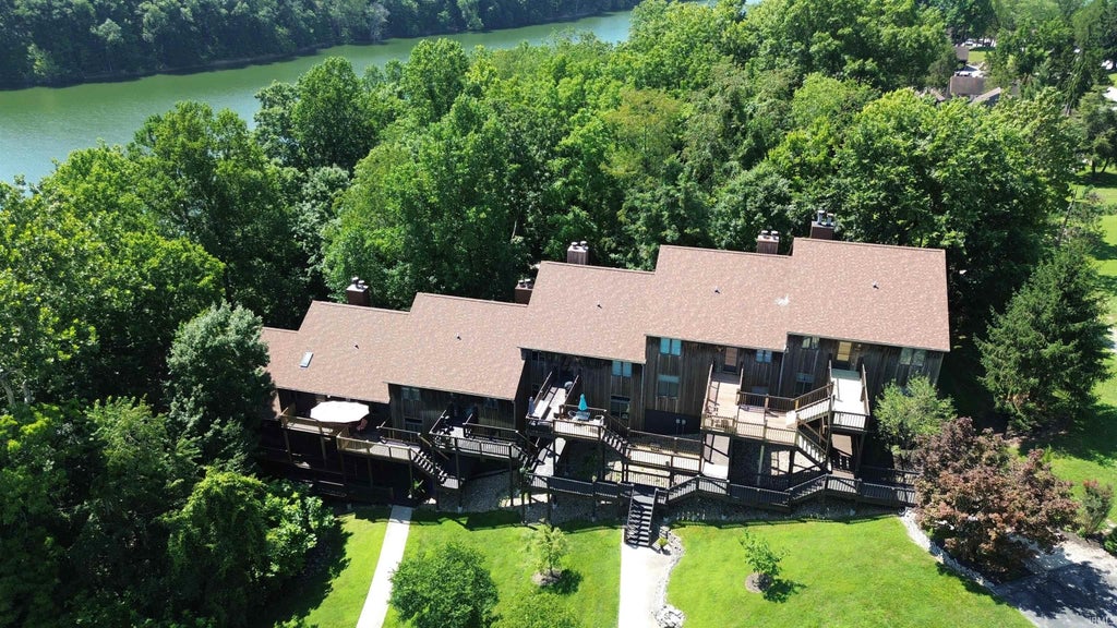 Photo of 1830 E Eagle Bay Drive, Bloomington, IN 47401 (MLS # 202634867)
