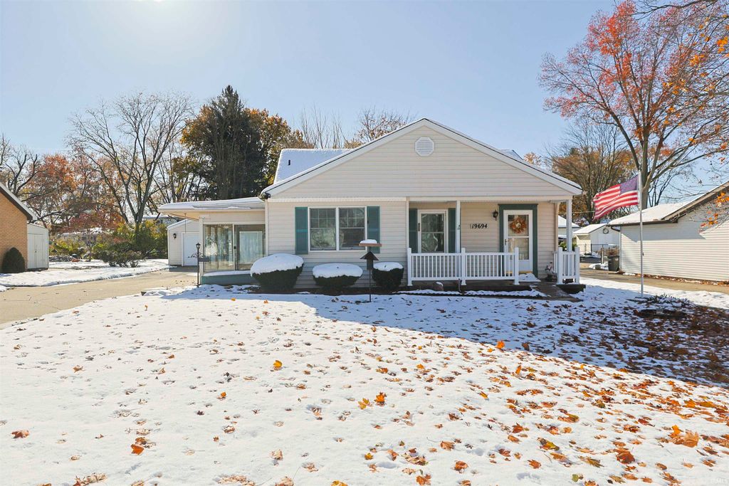 Photo of 19694 Ruth Avenue, South Bend, IN 46614 (MLS # 202546029)