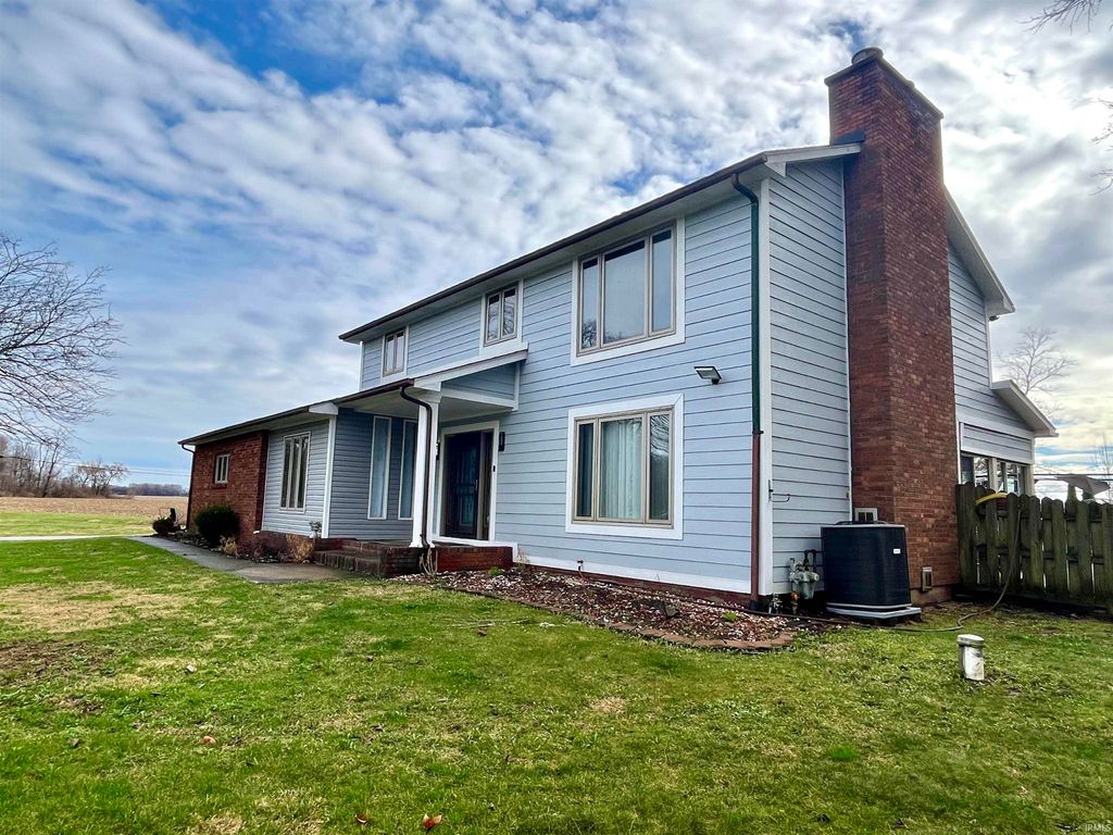 Photo of 1430 Woodscliff Drive, Anderson, IN 46012 (MLS # 202608217)