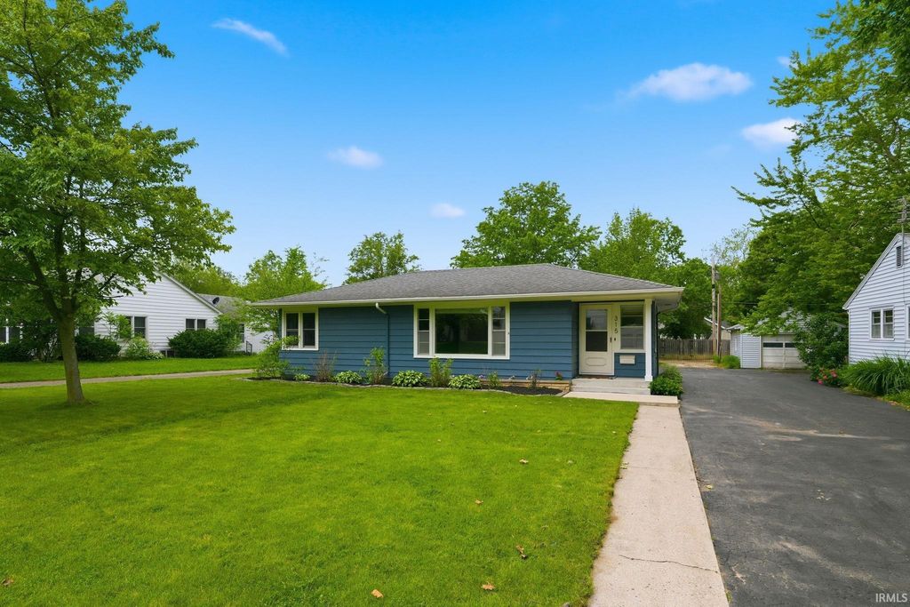 Photo of 315 N Oak Street ST, Columbia City, IN 46725 (MLS # 202620786)