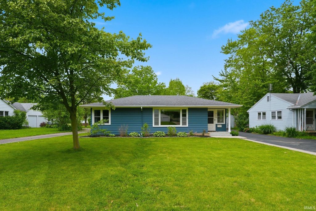 Photo of 315 N Oak Street ST, Columbia City, IN 46725 (MLS # 202620786)
