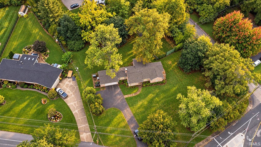 Photo of 6811 Newburgh Road, Evansville, IN 47715 (MLS # 202642978)