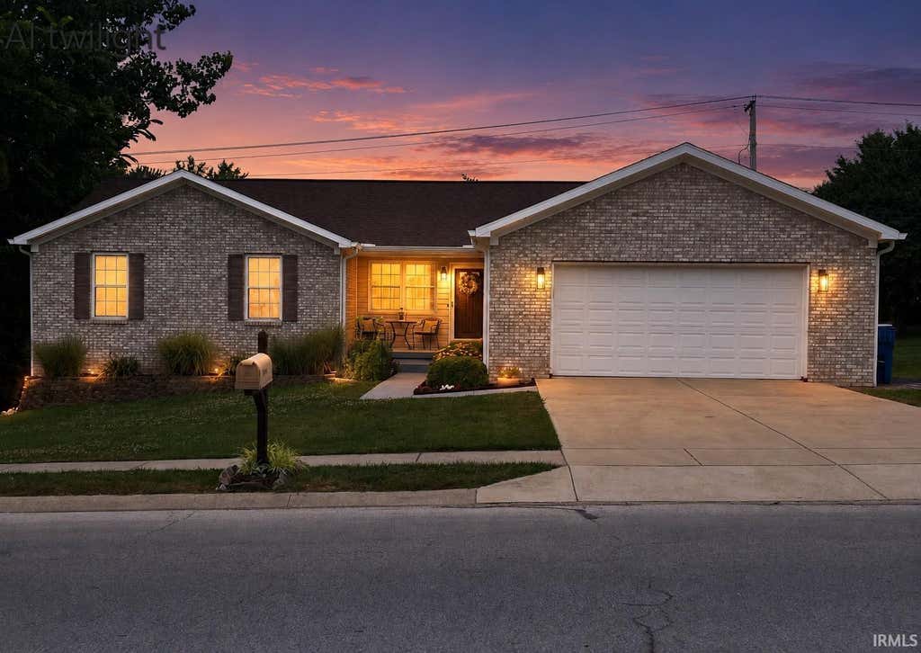 Photo of 1041 Shadowlawn Avenue, Greencastle, IN 46135 (MLS # 202629518)