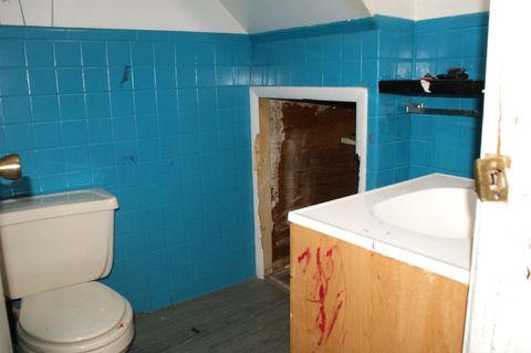 Tiny photo for 415 W Broadway Street, Kokomo, IN 46901 (MLS # 202611936)