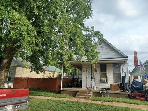Photo of 22 E Eichel Avenue, Evansville, IN 47710 (MLS # 202633444)