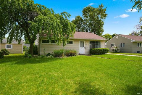 Tiny photo for 1610 Hillside Avenue, Fort Wayne, IN 46805 (MLS # 202618358)