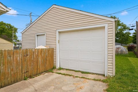 Tiny photo for 1610 Hillside Avenue, Fort Wayne, IN 46805 (MLS # 202618358)