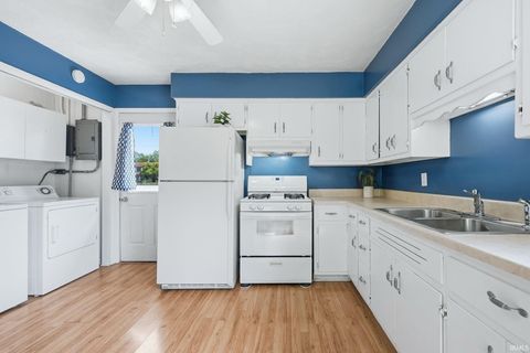 Tiny photo for 1610 Hillside Avenue, Fort Wayne, IN 46805 (MLS # 202618358)