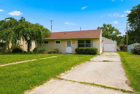Photo of 1610 Hillside Avenue, Fort Wayne, IN 46805 (MLS # 202618358)