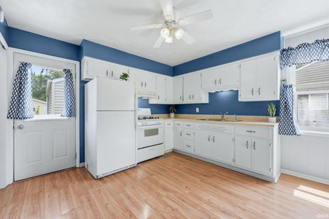 Tiny photo for 1610 Hillside Avenue, Fort Wayne, IN 46805 (MLS # 202618358)